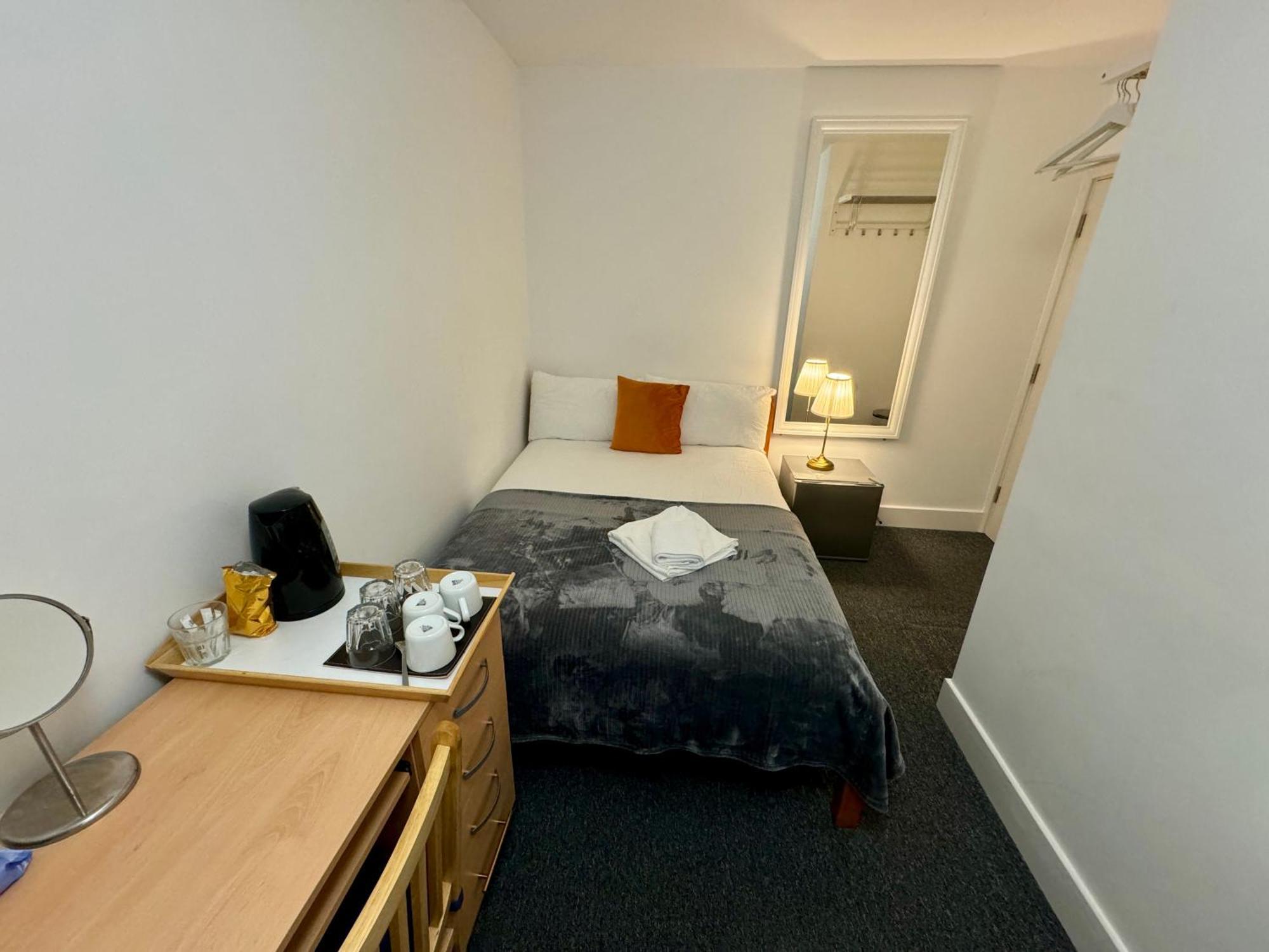 Cosmopolitan Comfort Private Bedrooms In Euston 106 London Ngoại thất bức ảnh