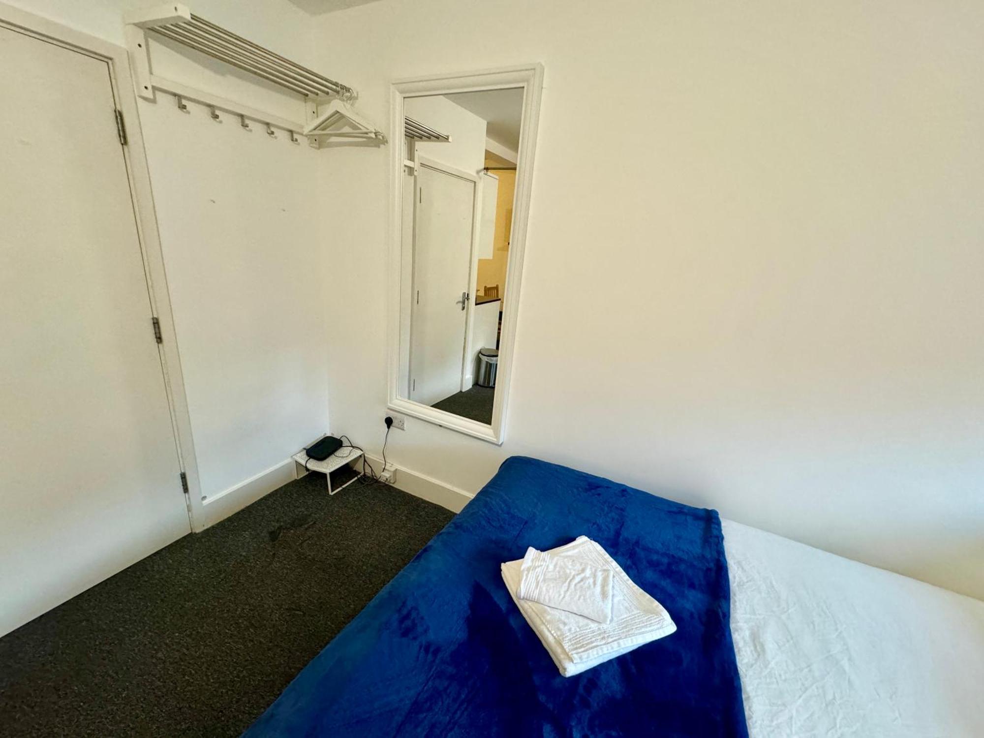 Cosmopolitan Comfort Private Bedrooms In Euston 106 London Ngoại thất bức ảnh